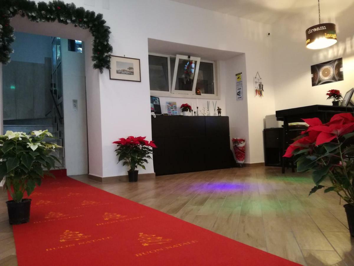 Отель Spira Mirabilis Napoli Экстерьер фото